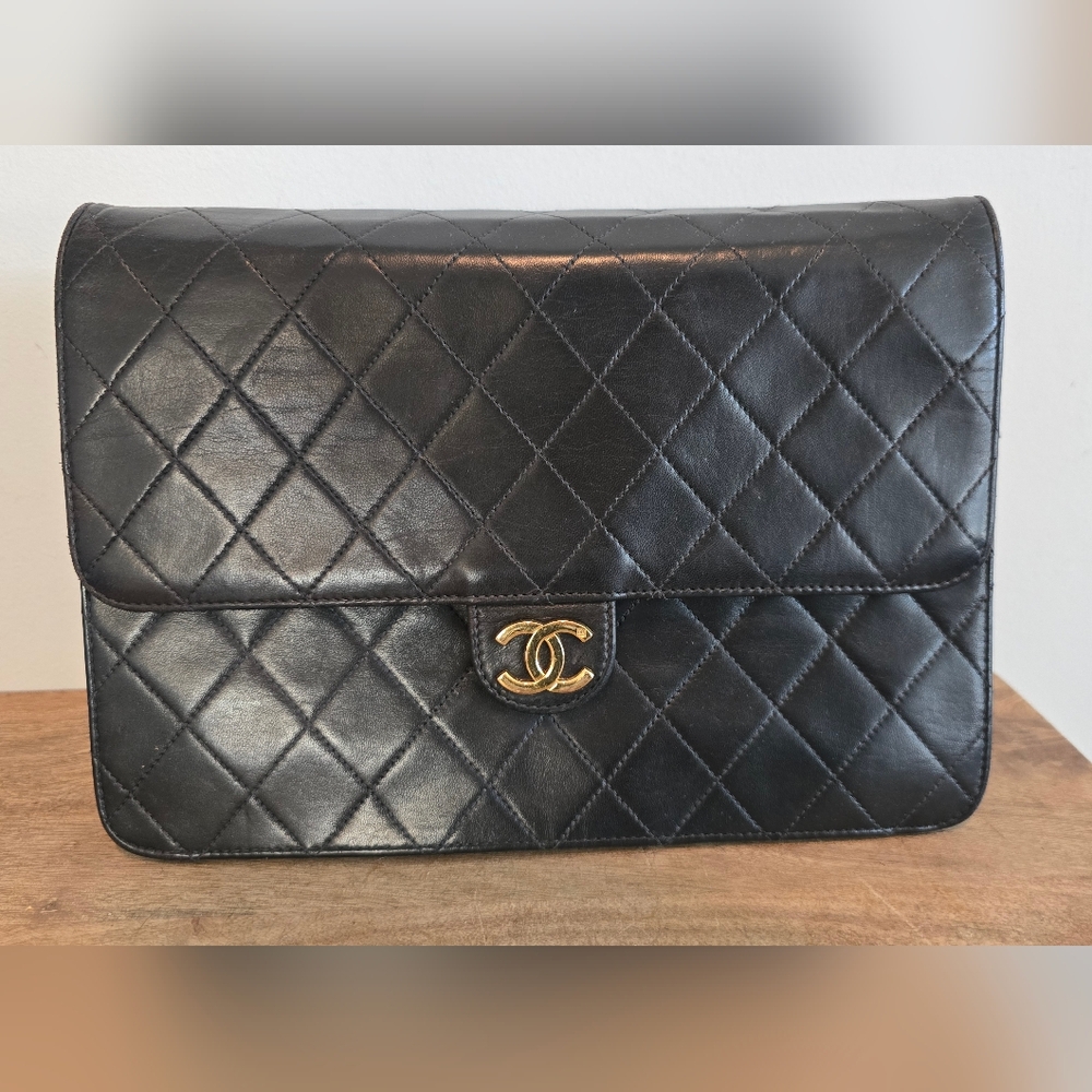 Vintage Chanel Quilted Leather Flap Bag Ghw